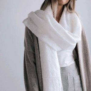 Brand New Gigi Pip blanket Scarf White
